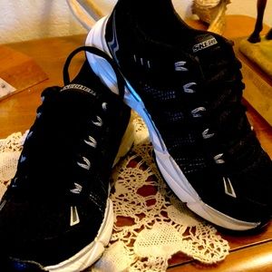 Sketch sports size 1 black new in box